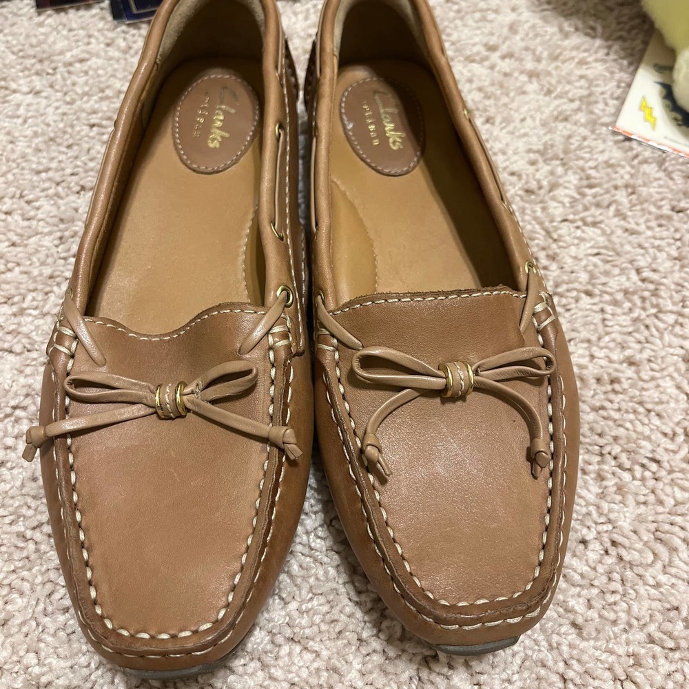 Clarks Artisan Dunbar Driving Moc Euc Sz 6.5 Tan - image 2